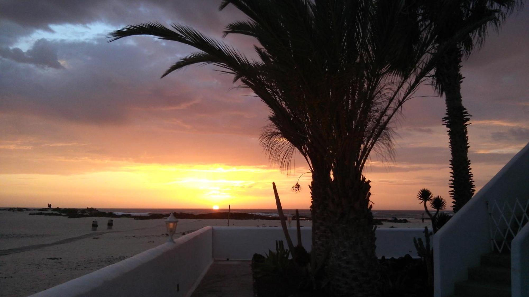 Apartamento Nire Lula En La Misma Playa El Cotillo  Экстерьер фото