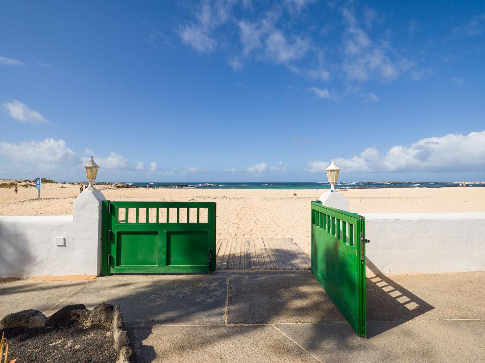 Apartamento Nire Lula En La Misma Playa El Cotillo  Экстерьер фото