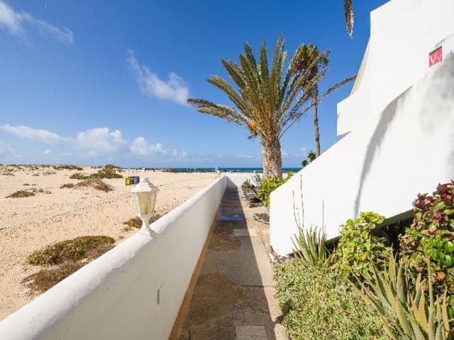 Apartamento Nire Lula En La Misma Playa El Cotillo  Экстерьер фото